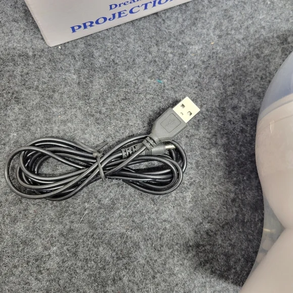 New Dream Rotating Project Lamp Cosmos Stars Color Changing Night Light Kid Room - Picture 5 of 7